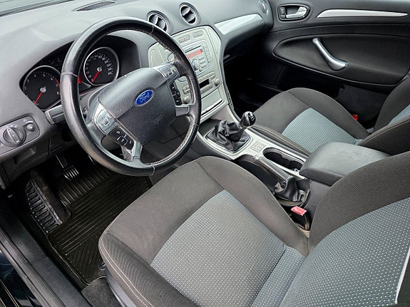 Ford Mondeo 17 of 20