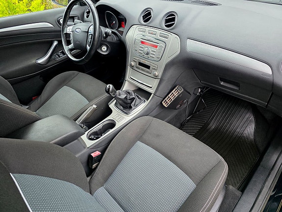 Ford Mondeo 12 of 20