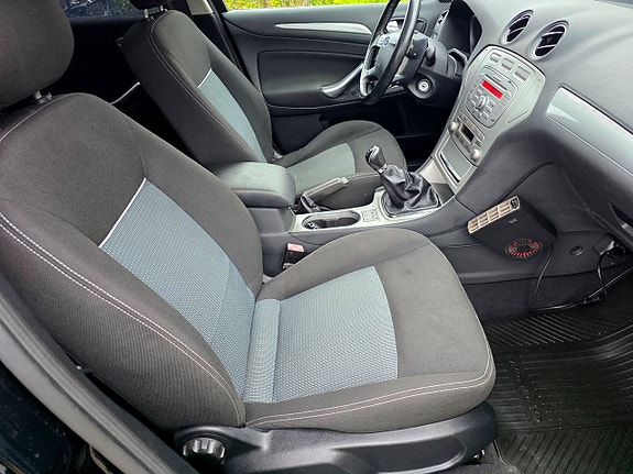 Ford Mondeo 13 of 20