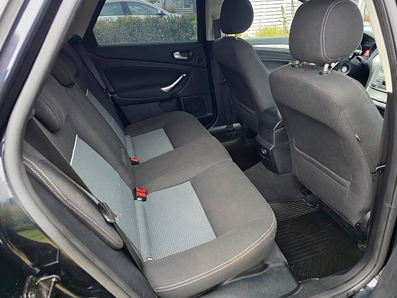 Ford Mondeo 14 of 20