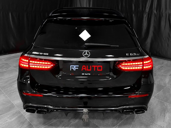 Mercedes-Benz E63 11 of 30
