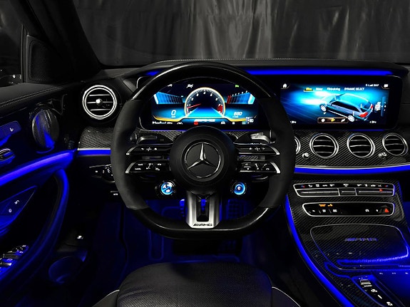 Mercedes-Benz E63 16 of 30