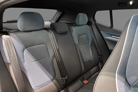 Volvo EX30 11 of 30