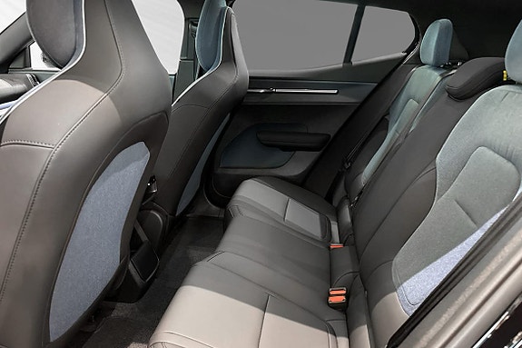 Volvo EX30 8 of 30