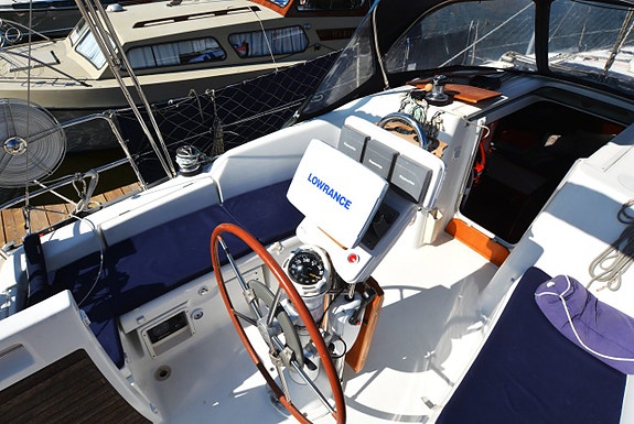 Beneteau Oceanis 343 15 of 24