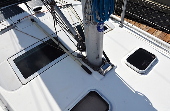 Beneteau Oceanis 343 9 of 24