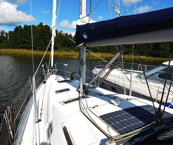 Beneteau Oceanis 343 8 of 24