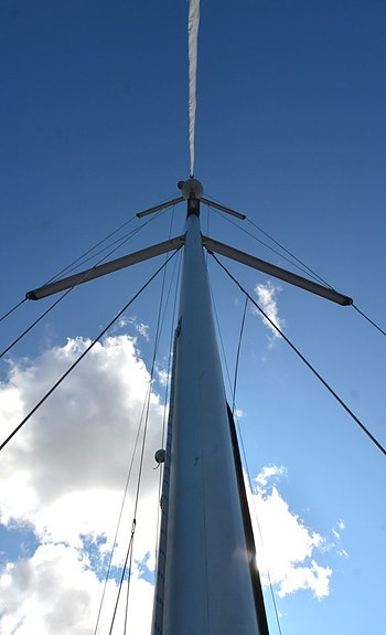 Beneteau Oceanis 343 10 of 24