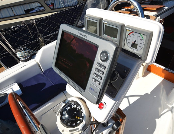 Beneteau Oceanis 343 14 of 24