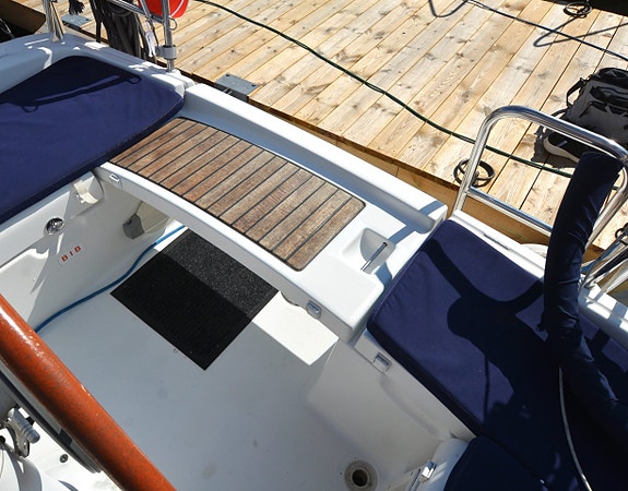Beneteau Oceanis 343 19 of 24