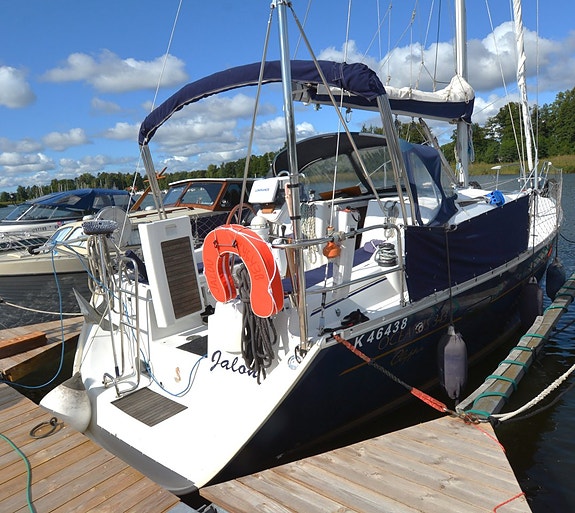 Beneteau Oceanis 343 4 of 24