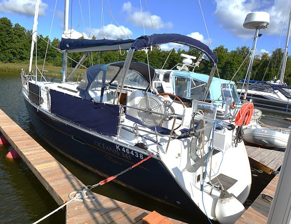 Beneteau Oceanis 343 2 of 24