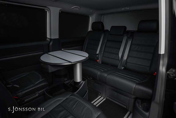 Volkswagen Multivan 7 of 17