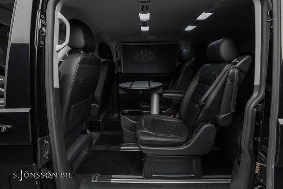 Volkswagen Multivan 6 of 17