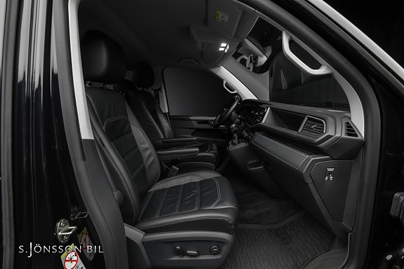 Volkswagen Multivan 12 of 17