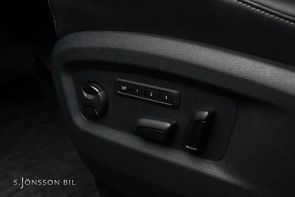 Volkswagen Multivan 13 of 17