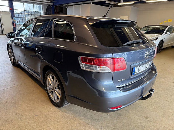 Toyota Avensis 7 of 22