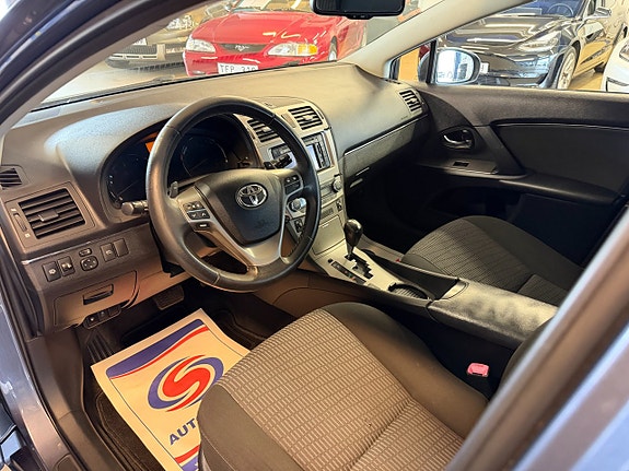 Toyota Avensis 9 of 22