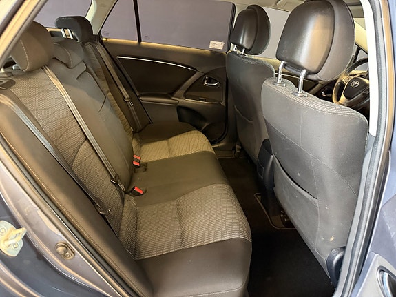 Toyota Avensis 12 of 22