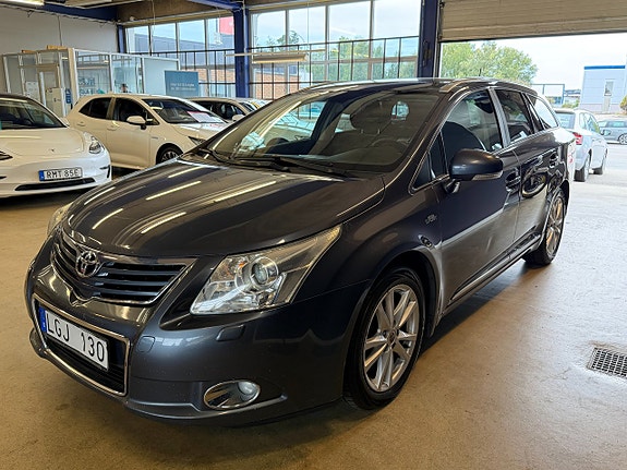 Toyota Avensis 3 of 22
