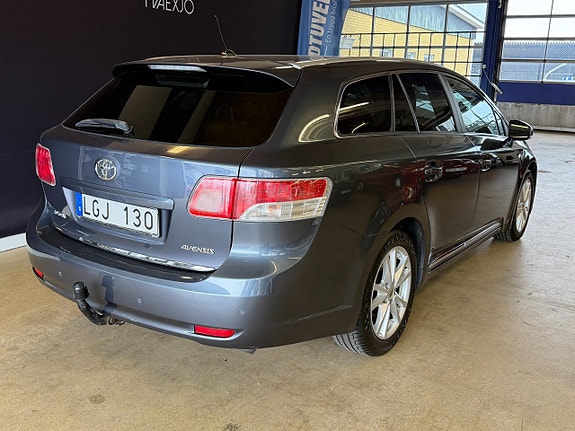 Toyota Avensis 5 of 22