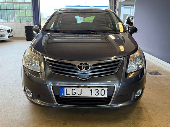 Toyota Avensis 4 of 22