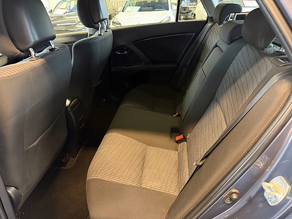 Toyota Avensis 10 of 22