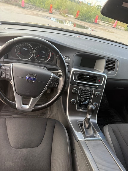 Volvo V60 6 of 10