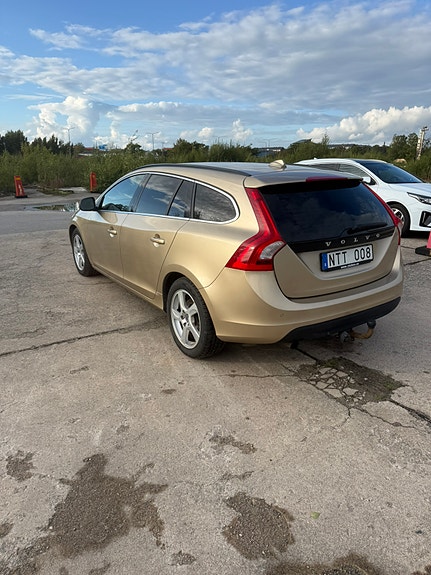 Volvo V60 3 of 10