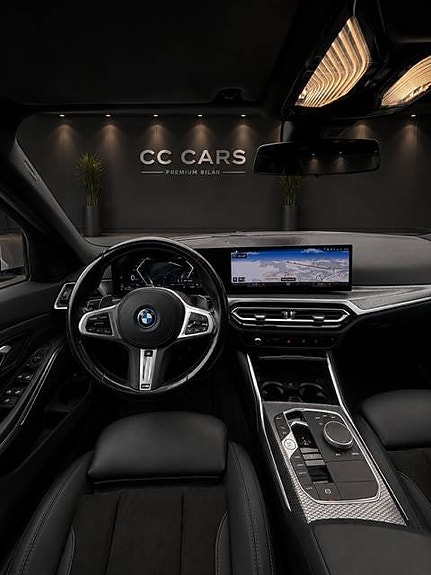 BMW 330e 12 of 17