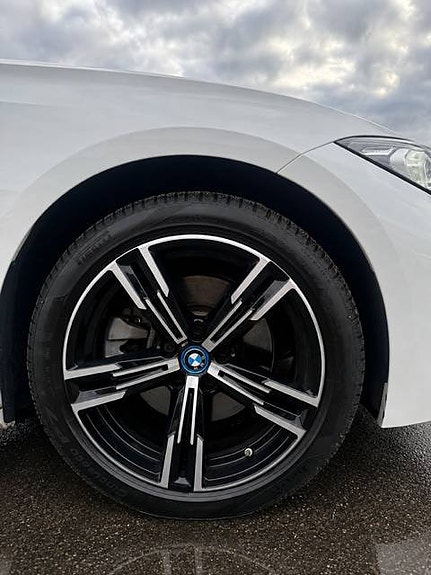 BMW 330e 6 of 17