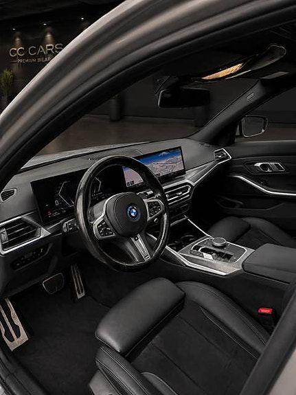 BMW 330e 10 of 17