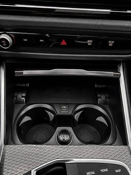 BMW 330e 15 of 17