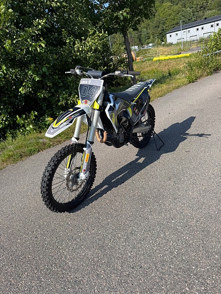 Husqvarna Fc350-19 4 of 5