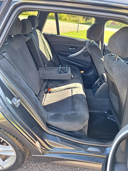 BMW 320d 15 of 30
