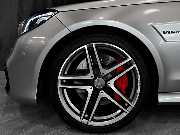 Mercedes-Benz E63 11 of 30