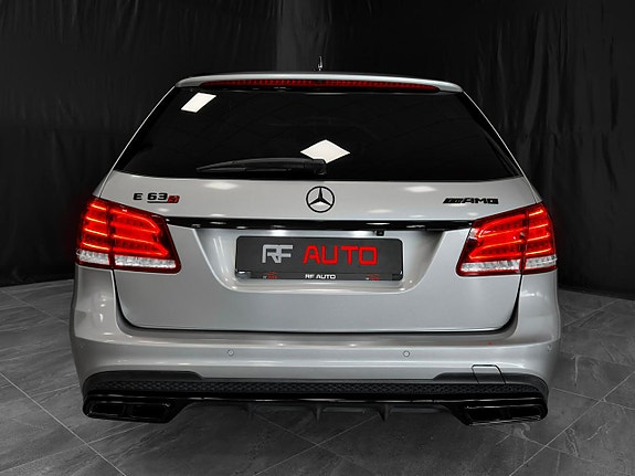 Mercedes-Benz E63 15 of 30