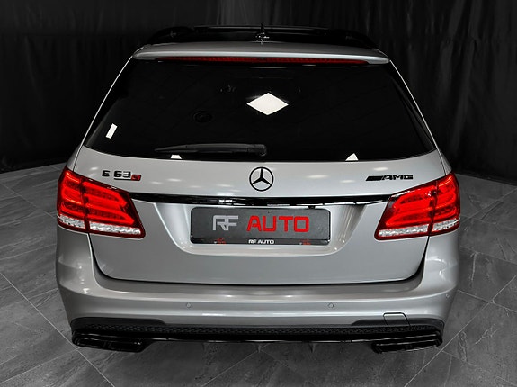 Mercedes-Benz E63 14 of 30