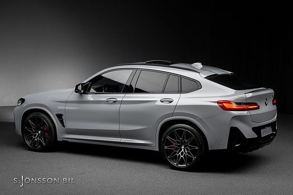 BMW X4 M 7 of 26