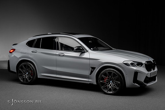 BMW X4 M 8 of 26