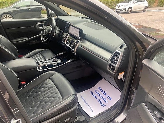 Kia Sorento 10 of 30
