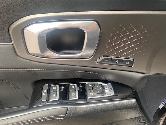 Kia Sorento 16 of 30