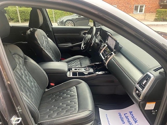 Kia Sorento 12 of 30
