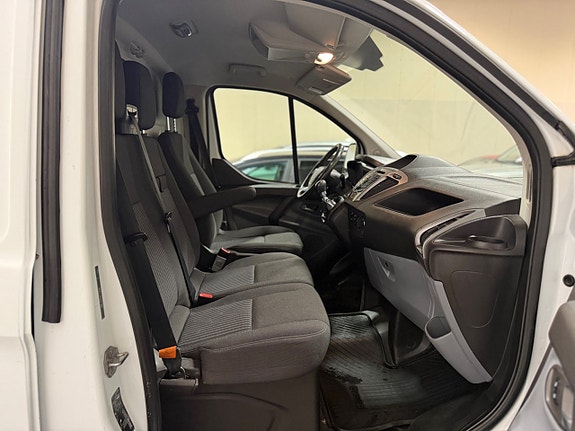 Ford Transit Custom 10 of 18