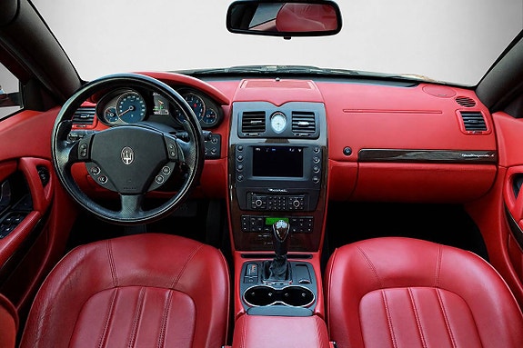 Maserati Quattroporte 7 of 9