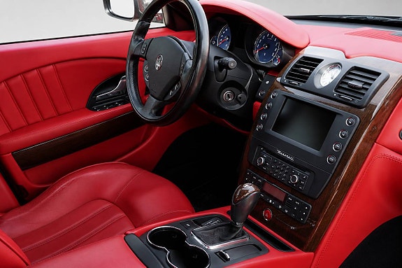Maserati Quattroporte 8 of 9