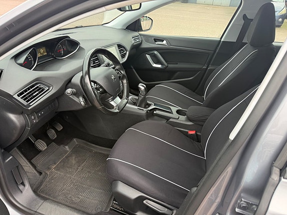 Peugeot 308 SW 19 of 19