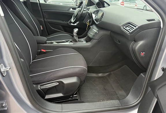 Peugeot 308 SW 9 of 19
