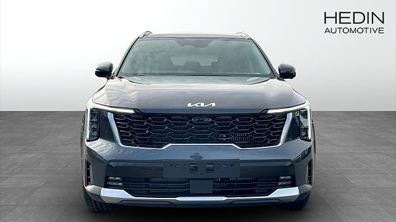 Kia Sorento 2 of 12