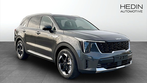 Kia Sorento 3 of 12